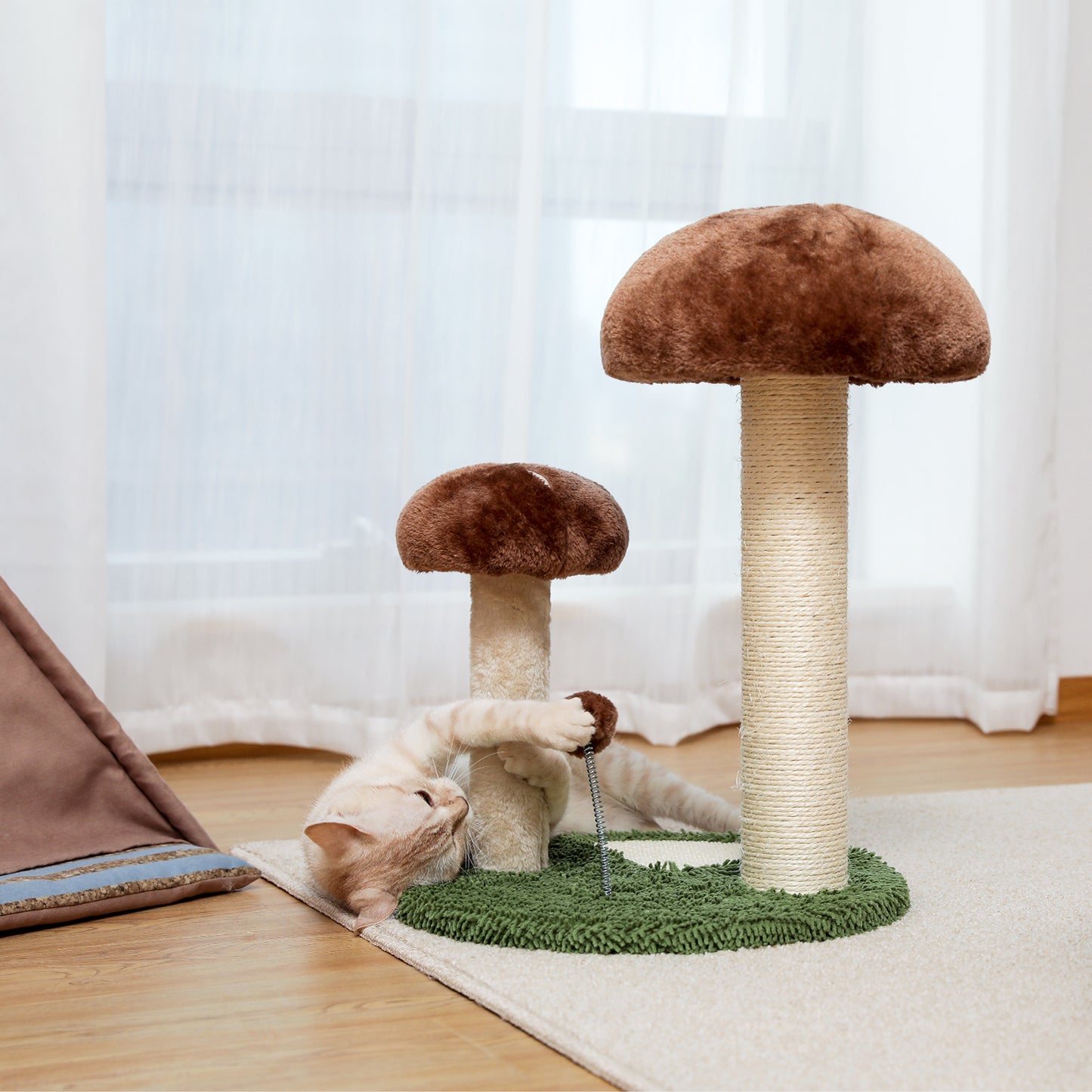 Cat Scratching Post Mushroom Claw Scratcher with Natural Sisal Rope Interactive Spring Ball for Kittens and Small Cats